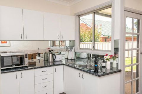 Edward Cottage ?Heritage Central Comfortable. - Darwin Holiday 3