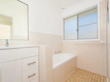 The Rest 6 Flannel Flower Fairway - Darwin Holiday 2