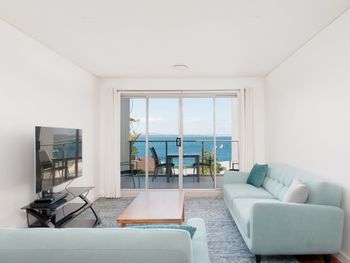 The Shoal Apartments Unit 506 / 4 8 Bullecourt Street - Darwin Holiday 0