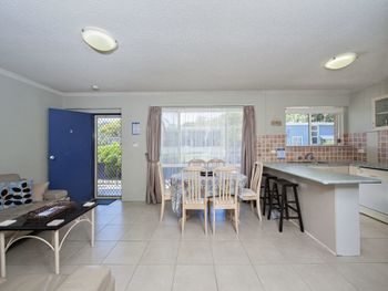 Shoal Towers Unit 2 / 11 Shoal Bay Road - Darwin Holiday 3