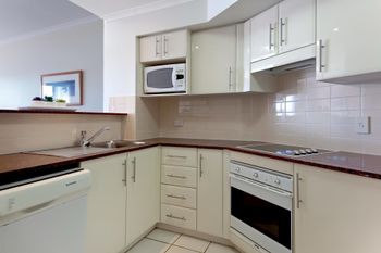 Barrington 709 / 35 45 Shoal Bay Road - Darwin Holiday 4
