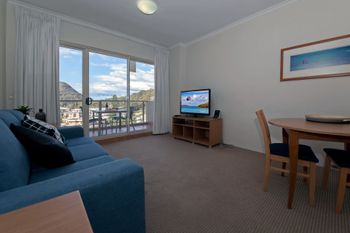 Barrington 709 / 35 45 Shoal Bay Road - Darwin Holiday 5