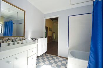 Salty House - Darwin Holiday 1