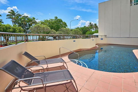Cairns Ocean View Apartment In Aquarius - Darwin Holiday 1