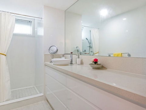 Cairns Ocean View Apartment In Aquarius - Darwin Holiday 5