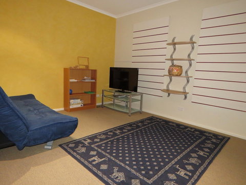 Central Holiday House At 29 Church In Cowes - Darwin Holiday 6