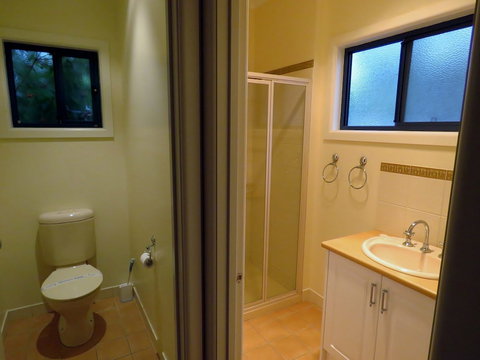 Central Holiday House At 29 Church In Cowes - Darwin Holiday 5