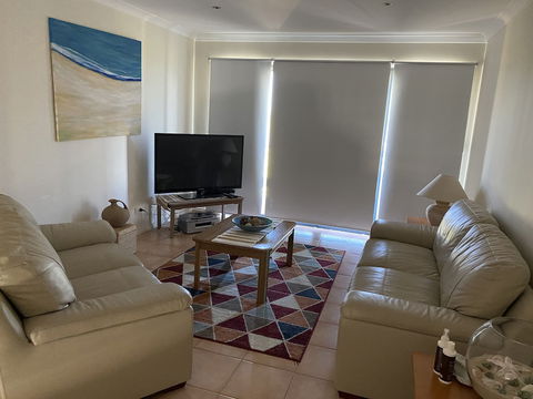 Seaview Apartment - Darwin Holiday 3