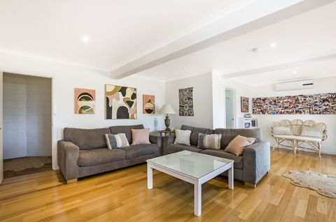 Stornaway - Darwin Holiday 3