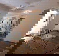 Wind 2 - Darwin Holiday