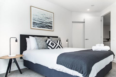 13 Shadowplay - Darwin Holiday 2