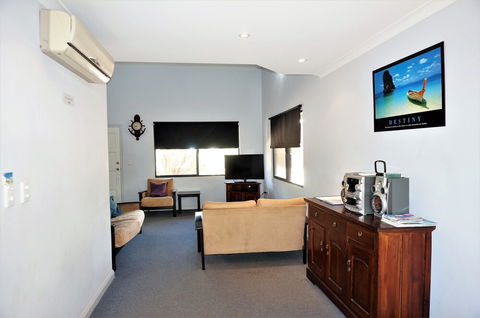 Ningaloo Breeze Villa 8 - Darwin Holiday 5