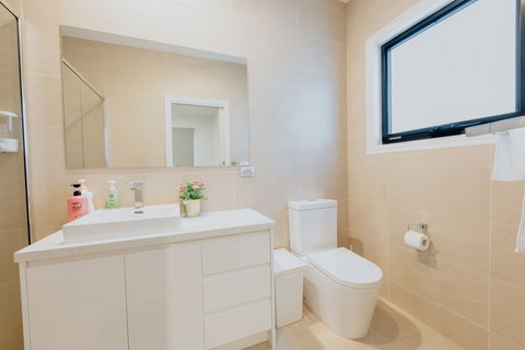 114glen Manor 1 - Darwin Holiday 1