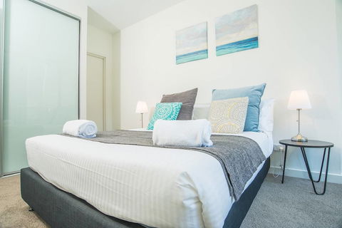 Modern And Chic Apartment Next To Parramatta Station - Darwin Holiday 4