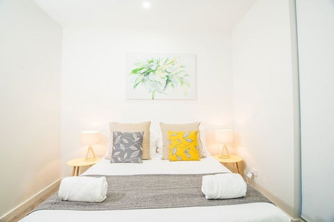 Modern And Chic Apartment Next To Parramatta Station - Darwin Holiday 2