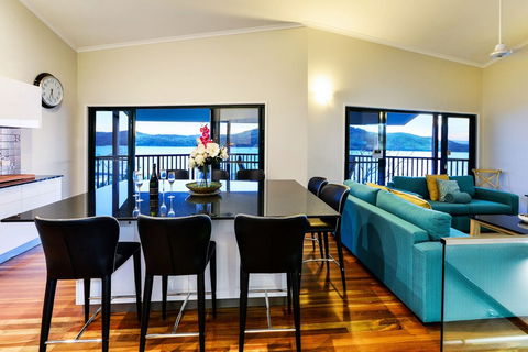Casuarina Cove 16 Ocean View Deluxe Refurbished 3 Bedroom House Near Marina With Golf Buggy - Darwin Holiday 3