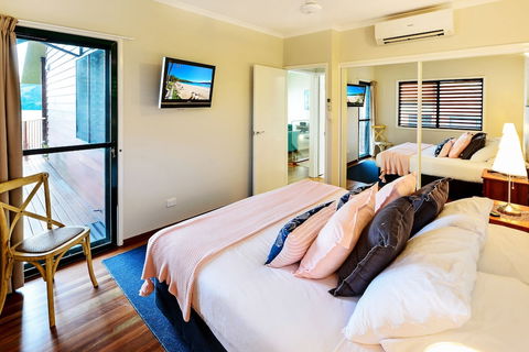 Casuarina Cove 16 Ocean View Deluxe Refurbished 3 Bedroom House Near Marina With Golf Buggy - Darwin Holiday 5