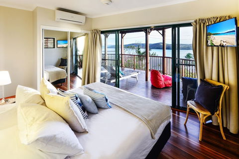 Casuarina Cove 16 Ocean View Deluxe Refurbished 3 Bedroom House Near Marina With Golf Buggy - Darwin Holiday 4
