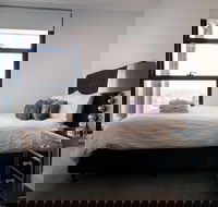 OWEN Little Collins St. Beauty  Views  Parks  MCG - Darwin Holiday