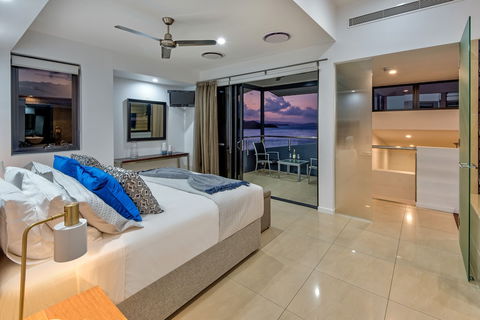 Villa 16 The Edge Oceanfront Deluxe 3 Bedroom Near Marina With Golf Buggy - Darwin Holiday 3