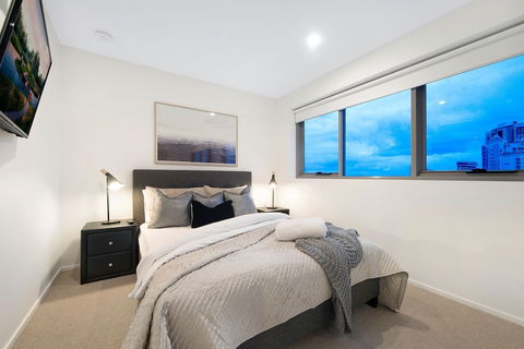 NEO Apartments Holidays Gold Coast - Darwin Holiday 3