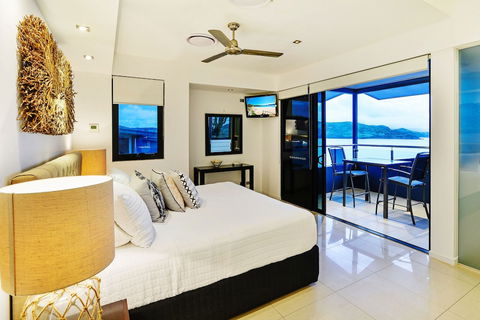 Villa 12 The Edge Oceanfront Deluxe 3 Bedroom Near Marina With Golf Buggy - Darwin Holiday 4