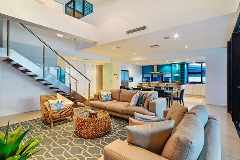 Villa 12 The Edge Oceanfront Deluxe 3 Bedroom Near Marina With Golf Buggy - Darwin Holiday 3