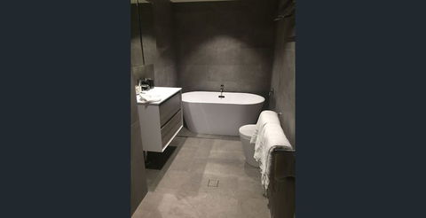 2 Bedroom Darling Harbour Apartment - Darwin Holiday 3