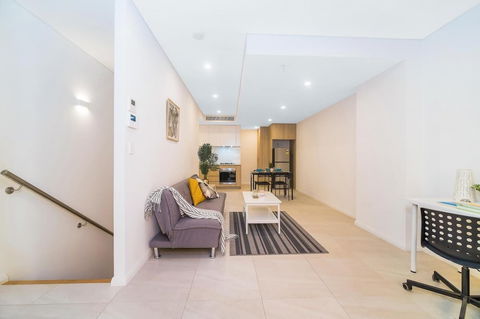 Magdalene Wolli Crk 5.05 - Darwin Holiday 4