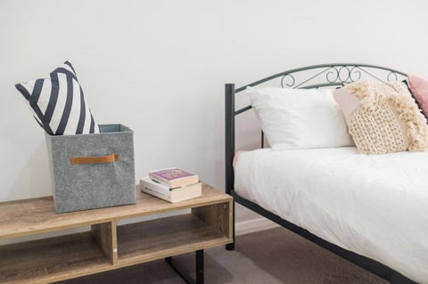 Magdalene Wolli Crk 5.05 - Darwin Holiday 5