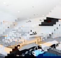 ROLAND 1BDR Melbourne Apartment - Darwin Holiday