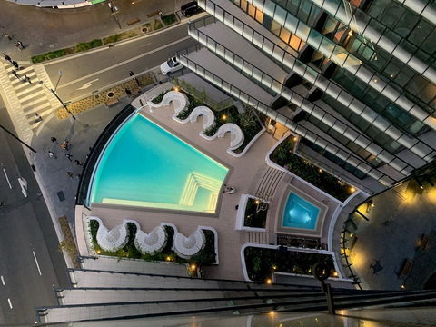 Urban Rest - The Infinity - Darwin Holiday 1
