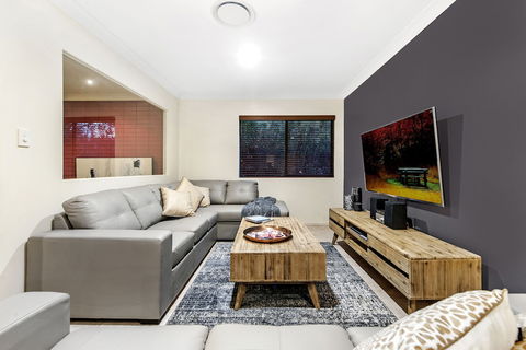 Sardinia 7 Bedroom Waterfront House - Q Stay - Darwin Holiday 0