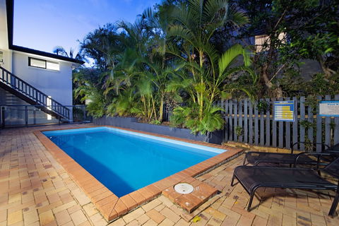 Sardinia 7 Bedroom Waterfront House - Q Stay - Darwin Holiday 3