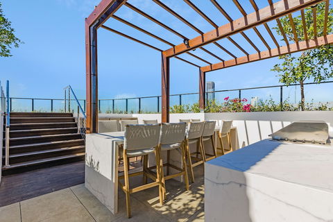 FV Dream 2 BED Apt+ Pool+ Free Parking Qfv211-16 - Darwin Holiday 0