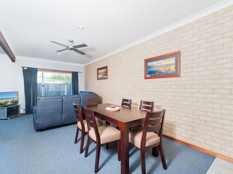 Portside, 2/6 Church Street - Darwin Holiday 3