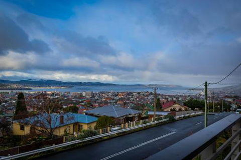 Lofty Views City Stunner! - Darwin Holiday 6