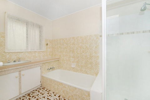 Large Family Waterfront Home With Room For A Boat Welsby Pde Bongaree - Darwin Holiday 5