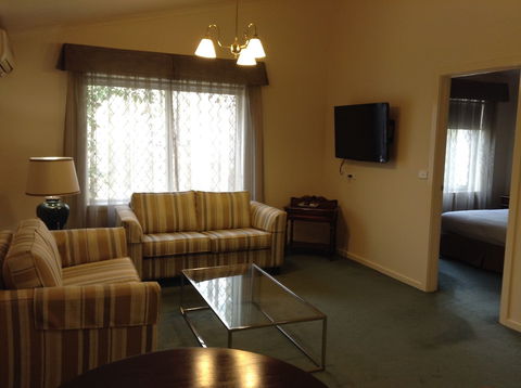 Elizabethan Lodge - Darwin Holiday 5