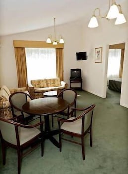 Elizabethan Lodge - Darwin Holiday 4