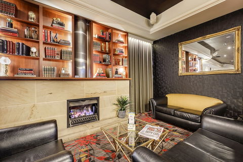 Nightcap At Findon Hotel - Darwin Holiday 0