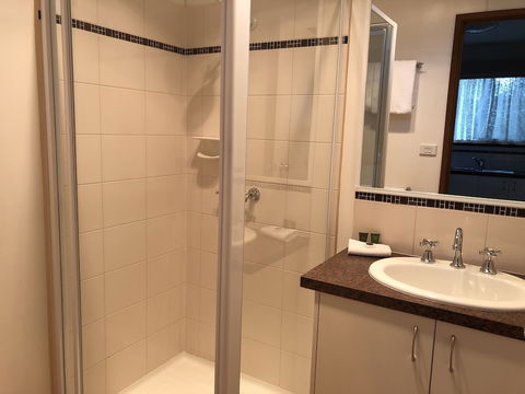Daysy Hill Country Cottages - Darwin Holiday 5