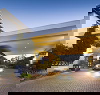 Ramada by Wyndham Diplomat Canberra - Darwin Holiday