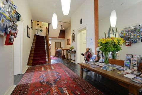 Edinburgh Gallery Bed & Breakfast - Darwin Holiday 0