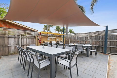 Allambi Holiday Apartments - Darwin Holiday 2