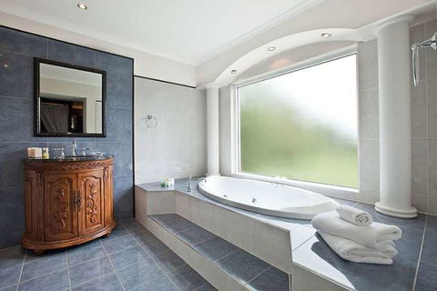 The Castle On Tamborine - Darwin Holiday 6