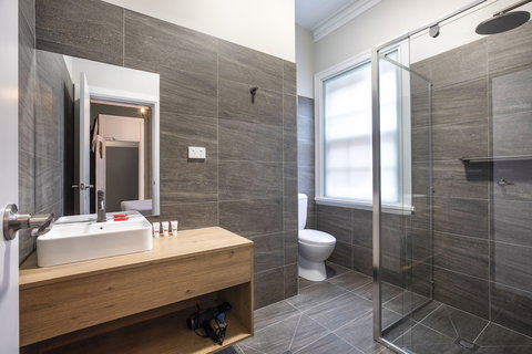 Nightcap At Pymble Hotel - Darwin Holiday 6