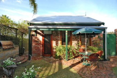 Above Bored Bed & Breakfast - Darwin Holiday 0