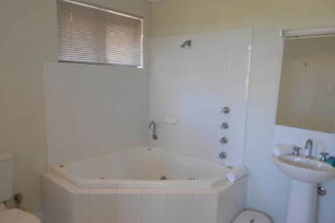 Cosy Corner Beach Cottages - Darwin Holiday 7