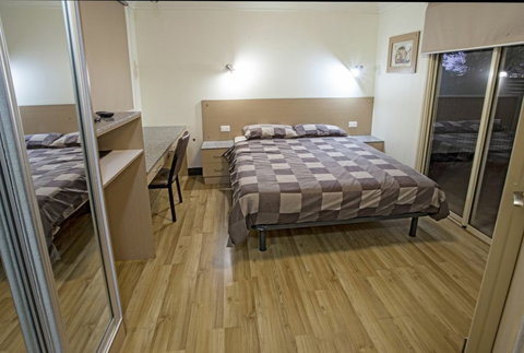 Cattrall Park Motel - Darwin Holiday 3